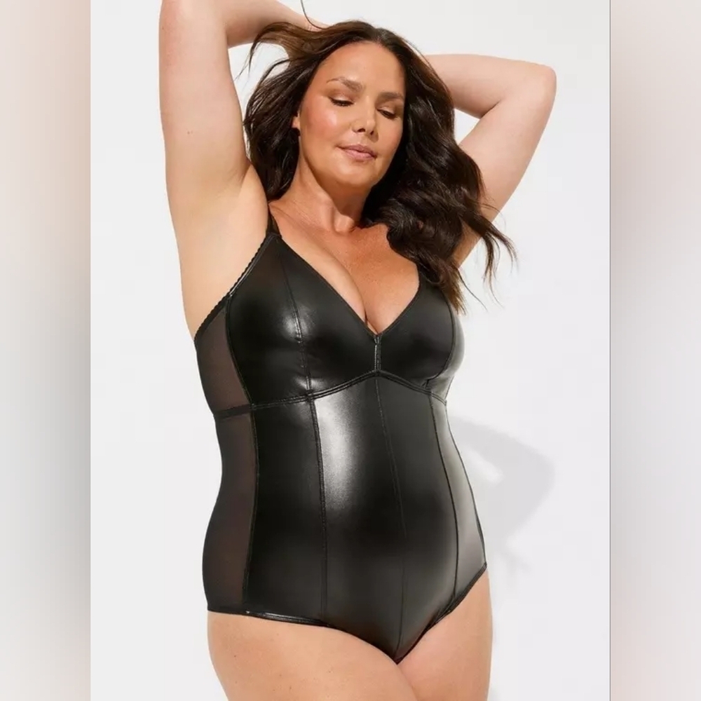 Torrid Curve Pleather Bodysuit 3x Black new NWT